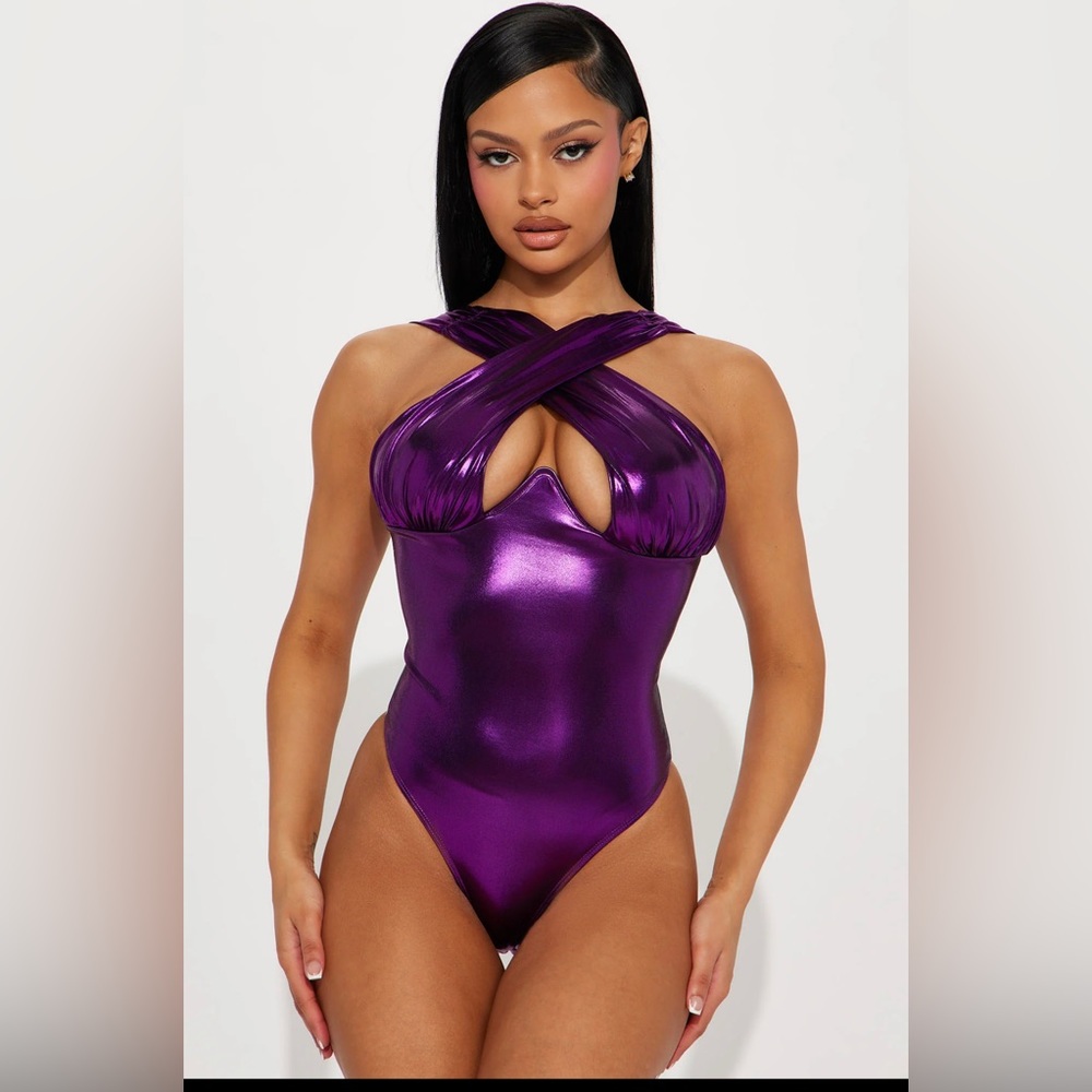 ***NEVER WORN BODYSUIT****